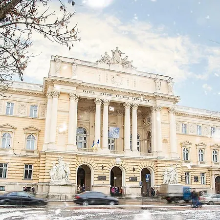 2-х рівнева в центрі університет франка з парковкою *