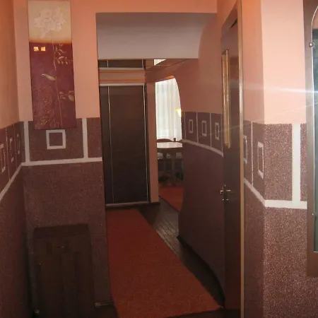 2-х рівнева в центрі університет франка з парковкою Lviv