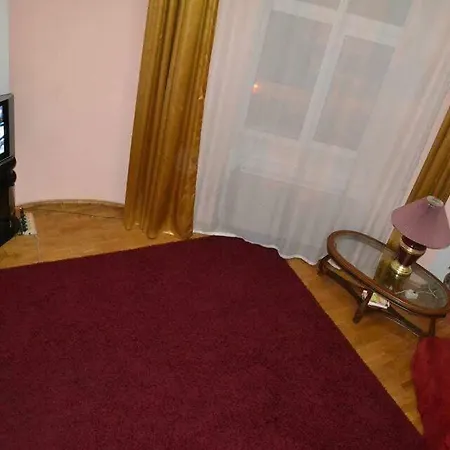 2-х рівнева в центрі університет франка з парковкою * Lviv